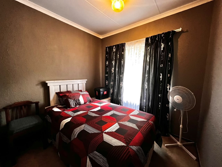 2 Bedroom Property for Sale in Safari Gardens North West
